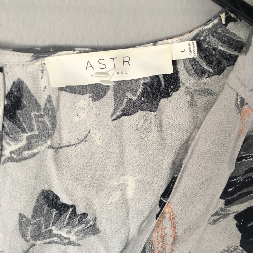 B.2 ASTR romper - Picture 4 of 8